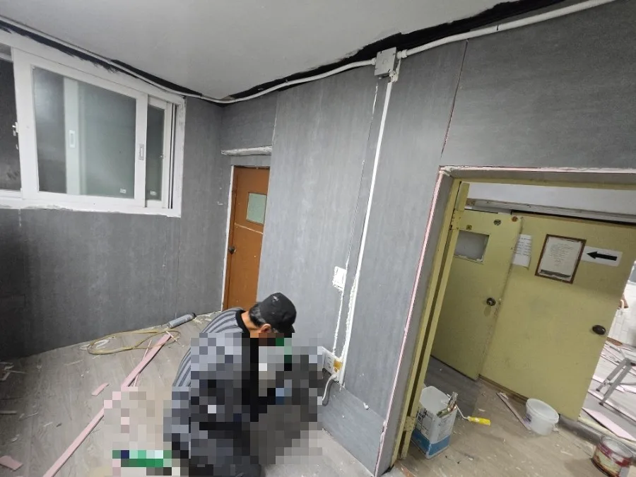 2025년5월5일~9일 곰팡이작업 및 이보드전체시공, 거실 도색,전체 실크도배,전체장판5t시공 95 naver 0db0a8e49960