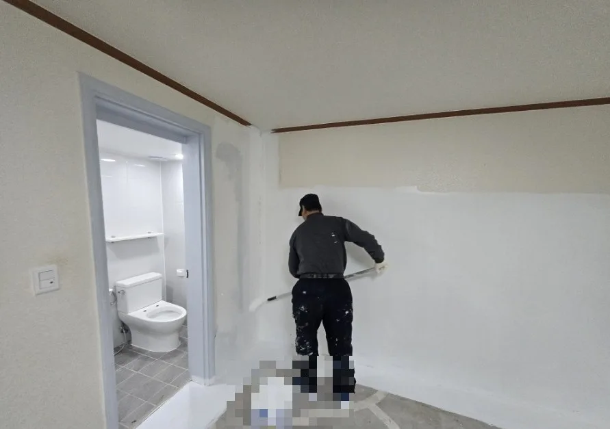 2026년 3월16일~3월24일 보라민속쌍용 벽체곰팡이약품처리,중문 및 파티션, 신발장,부분필름,전실 걸래받이,부엌베란다 도색및 기타도색,전실실크 및 장판 시공 143 naver 3e3bf391ba69