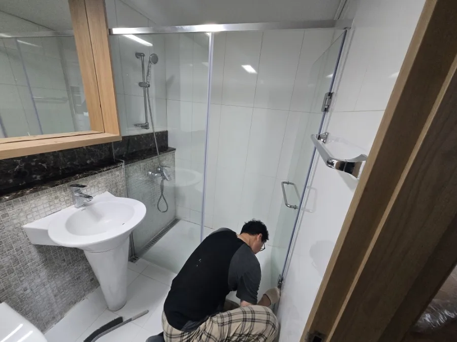 동백 2025년 10월13일~17일 전실 실크 전체도배, 화장실 젠다이필름 및 바닥 줄눈, 전체 베란다도색 시공완료 50 naver 47ba1bb62dc1