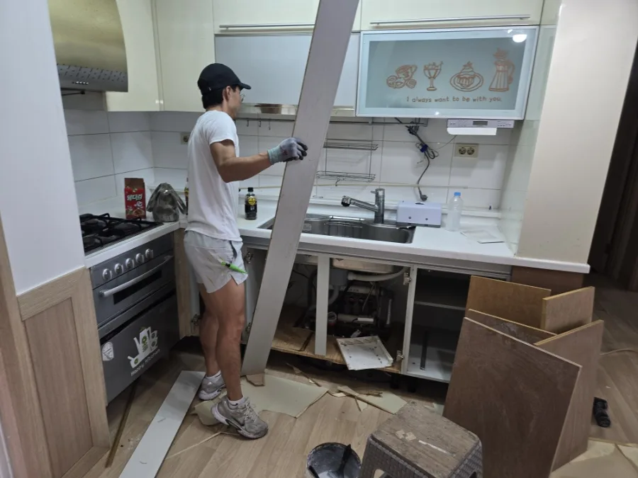 2025년 9월2일 필름, 거실 및 방 장판, 베란다 도색,직부등교체시공완료 2 naver 4a6ca0c83b75