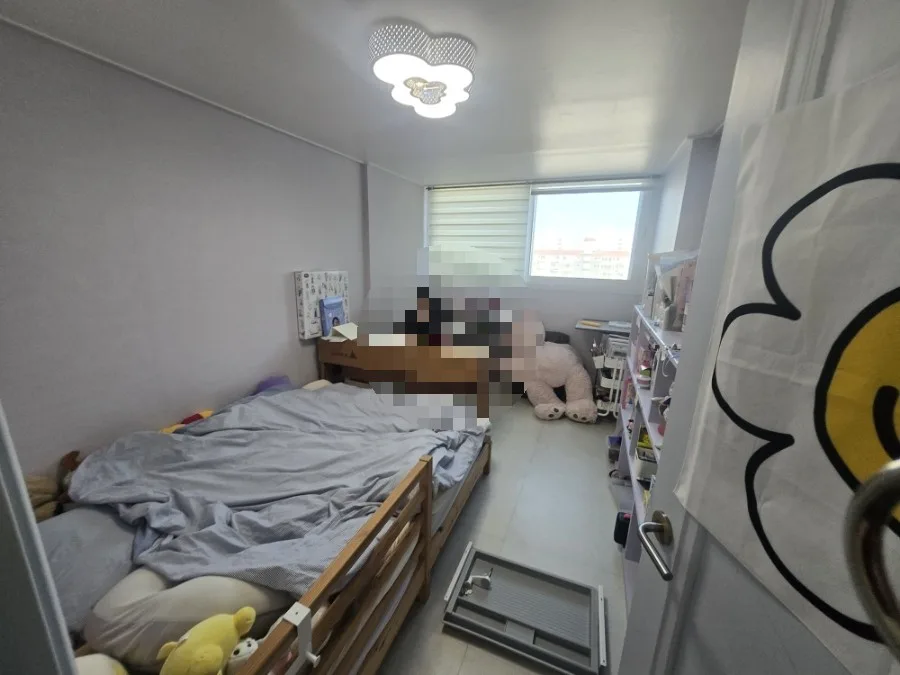 2026년 3월16일~3월24일 보라민속쌍용 벽체곰팡이약품처리,중문 및 파티션, 신발장,부분필름,전실 걸래받이,부엌베란다 도색및 기타도색,전실실크 및 장판 시공 6 naver 542ad97d19cc