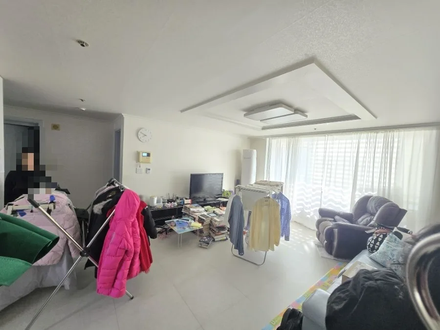 2026년 3월16일~3월24일 보라민속쌍용 벽체곰팡이약품처리,중문 및 파티션, 신발장,부분필름,전실 걸래받이,부엌베란다 도색및 기타도색,전실실크 및 장판 시공 10 naver 6374a90a3f4f