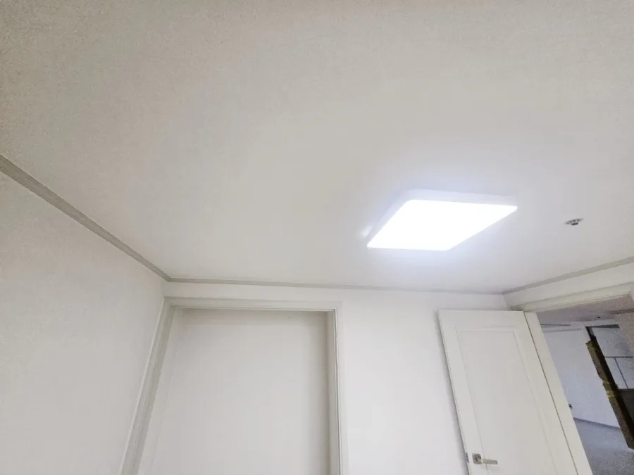 2026년 3월16일~3월24일 보라민속쌍용 벽체곰팡이약품처리,중문 및 파티션, 신발장,부분필름,전실 걸래받이,부엌베란다 도색및 기타도색,전실실크 및 장판 시공 244 naver 6d077cd41641