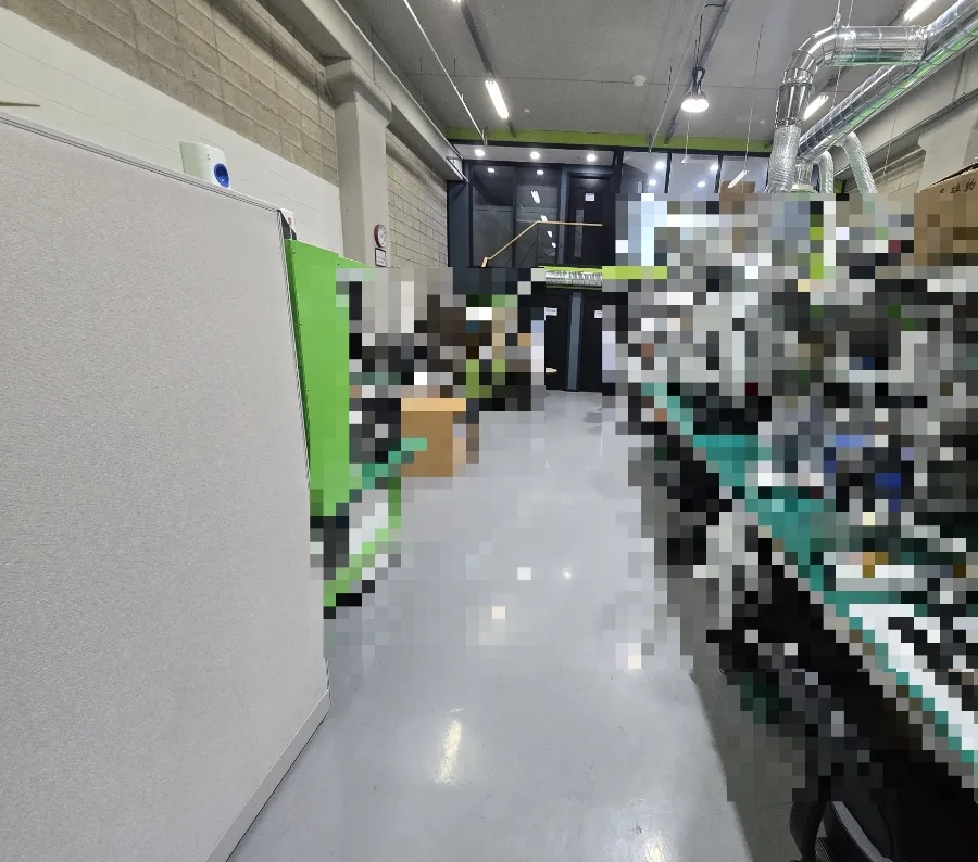 2026년3월6일~22,30일 안산별망로 지식산업센터 전기,가벽, 문4개ABS,도색,방음보드,유리창필름,중문철거,방3개 벽도배 및1층천장도배,데코타일,싱크대 2개 및 배관,장판시공 30 naver 8044ca91d9de
