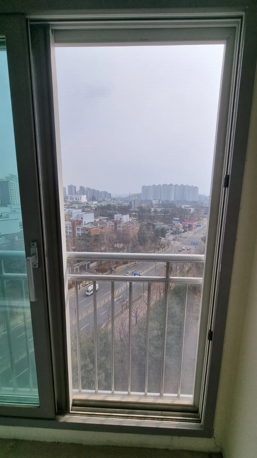 2026년 2월12~14일 전실벽도배 및 방1개천장도배,방충망 및 장판전체,부분타일보수,변기홈메지 시공 59 naver 84afe0ce6cf9