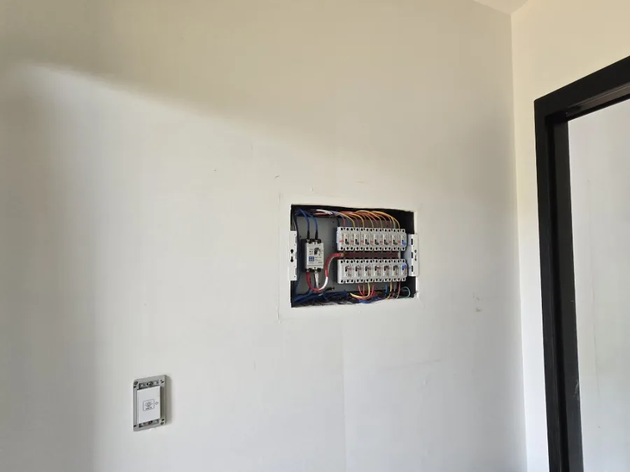 2025년7월26일~28일,30일,31일 벽체 보양 작업 및 보드 시공, 부분 철거, 필름, 전실 실크 도배 공사 74 naver a7ecb31d2a0e