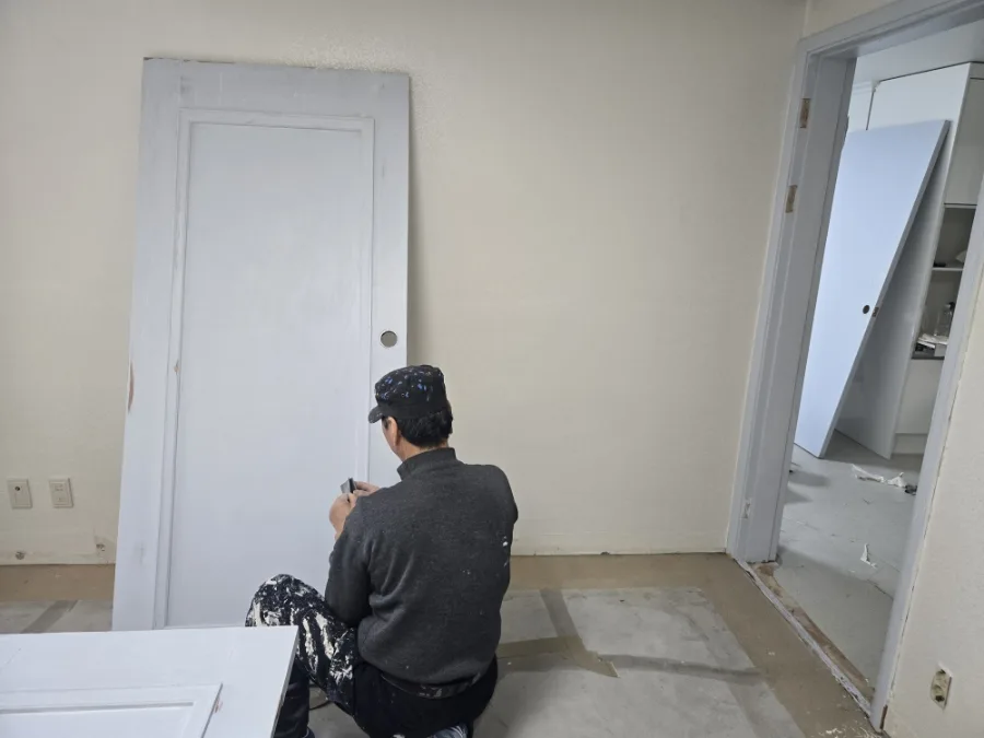 2026년 3월16일~3월24일 보라민속쌍용 벽체곰팡이약품처리,중문 및 파티션, 신발장,부분필름,전실 걸래받이,부엌베란다 도색및 기타도색,전실실크 및 장판 시공 152 naver f780f21c57d1
