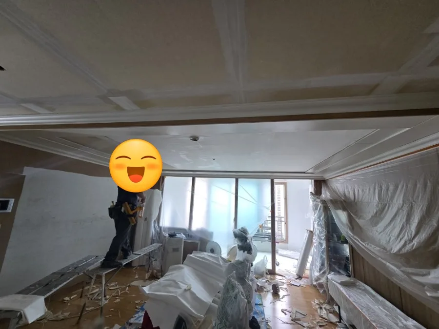 동백 2025년 10월13일~17일 전실 실크 전체도배, 화장실 젠다이필름 및 바닥 줄눈, 전체 베란다도색 시공완료 57 naver faa9018f0122